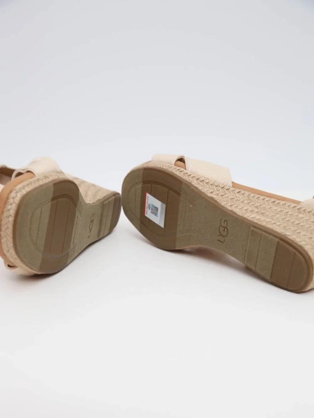 UGG Women's Yarrow Espadrille Wedge Sandals Size 8